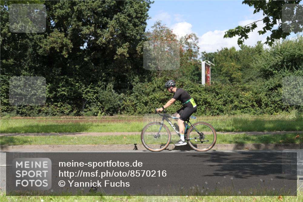 10.08.2025 - GEWOBA Citytriathlon Bremen Yannick Fuchs http://msf.ph/oto/8570216 10.08.2025 14:19:27 Radfahren 84, 124, 126, 162, 201, 227, 239, 254 meine-sportfotos.de