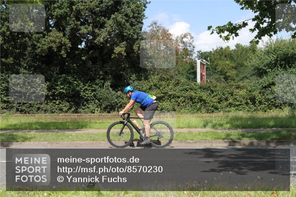 10.08.2025 - GEWOBA Citytriathlon Bremen Yannick Fuchs http://msf.ph/oto/8570230 10.08.2025 14:19:34 Radfahren 84, 124, 170, 174, 227, 239, 287 meine-sportfotos.de