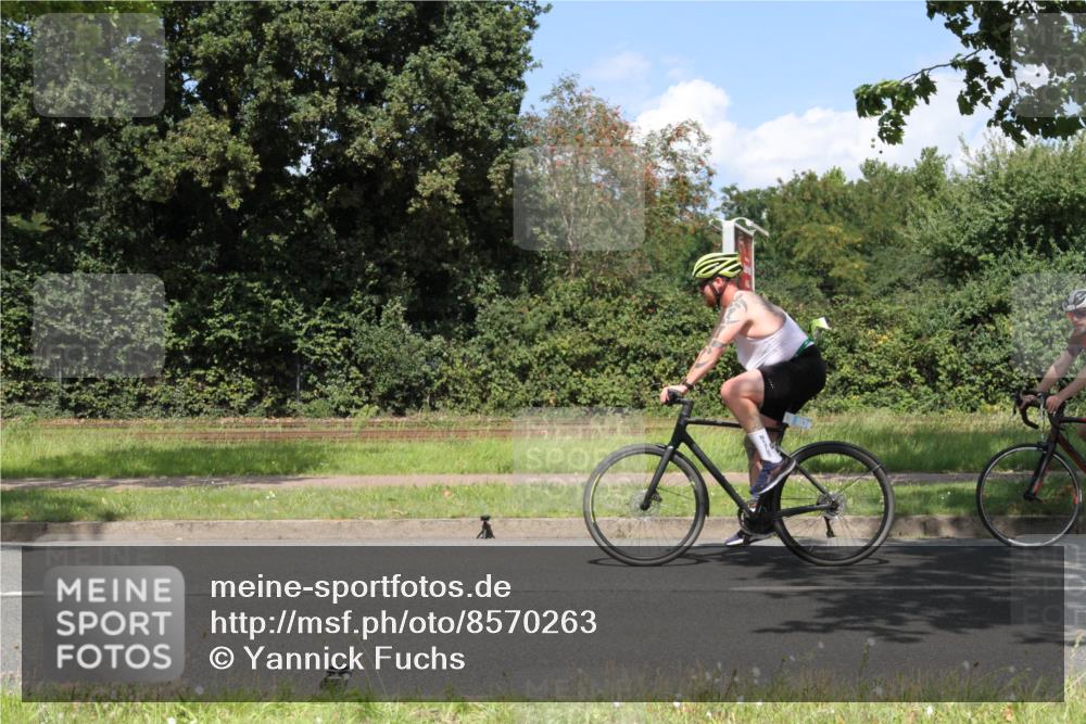 10.08.2025 - GEWOBA Citytriathlon Bremen Yannick Fuchs http://msf.ph/oto/8570263 10.08.2025 14:20:01 Radfahren 18, 36, 130, 195, 238, 256, 257 meine-sportfotos.de