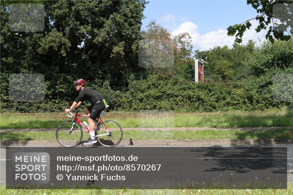 10.08.2025 - GEWOBA Citytriathlon Bremen Yannick Fuchs http://msf.ph/oto/8570267 10.08.2025 14:20:03 Radfahren 18, 36, 130, 195, 238, 256, 257 meine-sportfotos.de