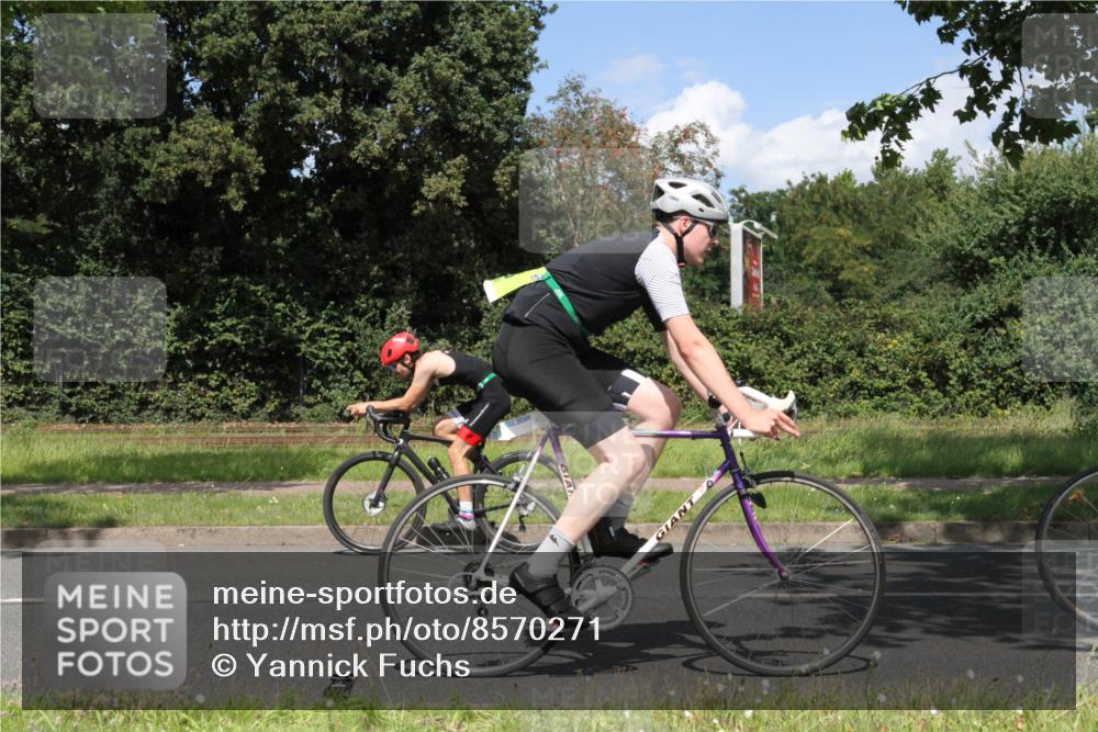 10.08.2025 - GEWOBA Citytriathlon Bremen Yannick Fuchs http://msf.ph/oto/8570271 10.08.2025 14:20:07 Radfahren 18, 36, 52, 130, 195, 197, 238, 256, 257 meine-sportfotos.de