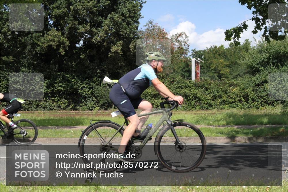 10.08.2025 - GEWOBA Citytriathlon Bremen Yannick Fuchs http://msf.ph/oto/8570272 10.08.2025 14:20:07 Radfahren 18, 36, 52, 130, 195, 197, 238, 256, 257 meine-sportfotos.de