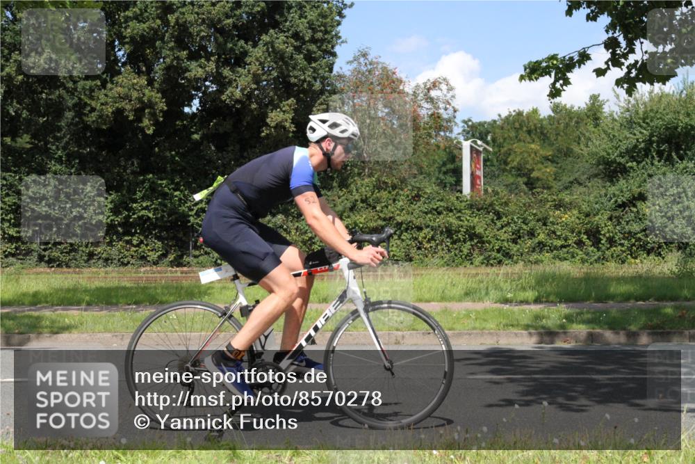 10.08.2025 - GEWOBA Citytriathlon Bremen Yannick Fuchs http://msf.ph/oto/8570278 10.08.2025 14:20:19 Radfahren 18, 29, 35, 52, 80, 130, 197, 238, 256, 257 meine-sportfotos.de