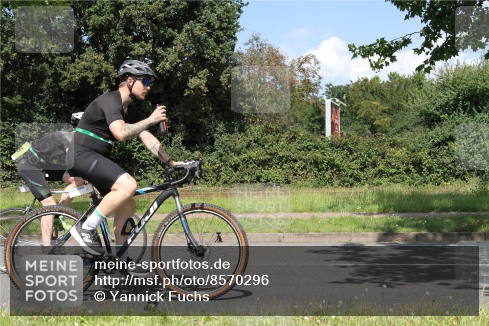10.08.2025 - GEWOBA Citytriathlon Bremen Yannick Fuchs http://msf.ph/oto/8570296 10.08.2025 14:20:40 Radfahren 11, 28, 35, 56, 61, 67, 69, 80, 110, 145, 216, 229, 272, 274, 281, 312 meine-sportfotos.de