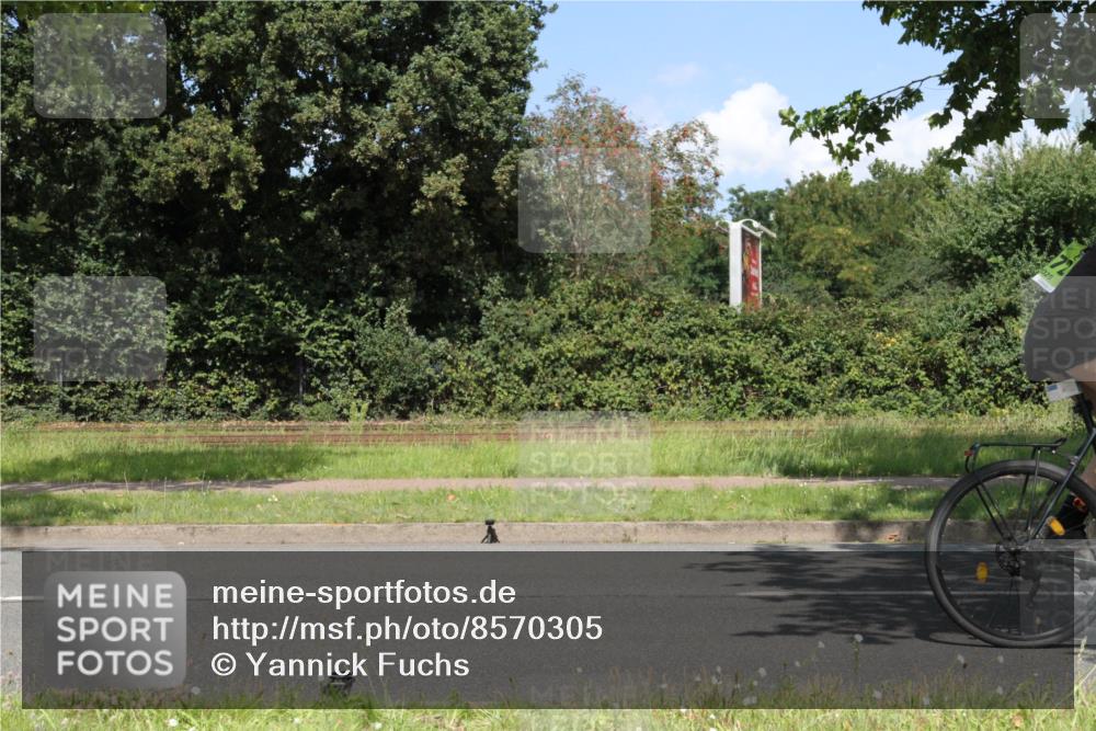 10.08.2025 - GEWOBA Citytriathlon Bremen Yannick Fuchs http://msf.ph/oto/8570305 10.08.2025 14:20:50 Radfahren 11, 56, 61, 69, 73, 110, 142, 145, 157, 191, 216, 229, 266, 272, 281, 312 meine-sportfotos.de
