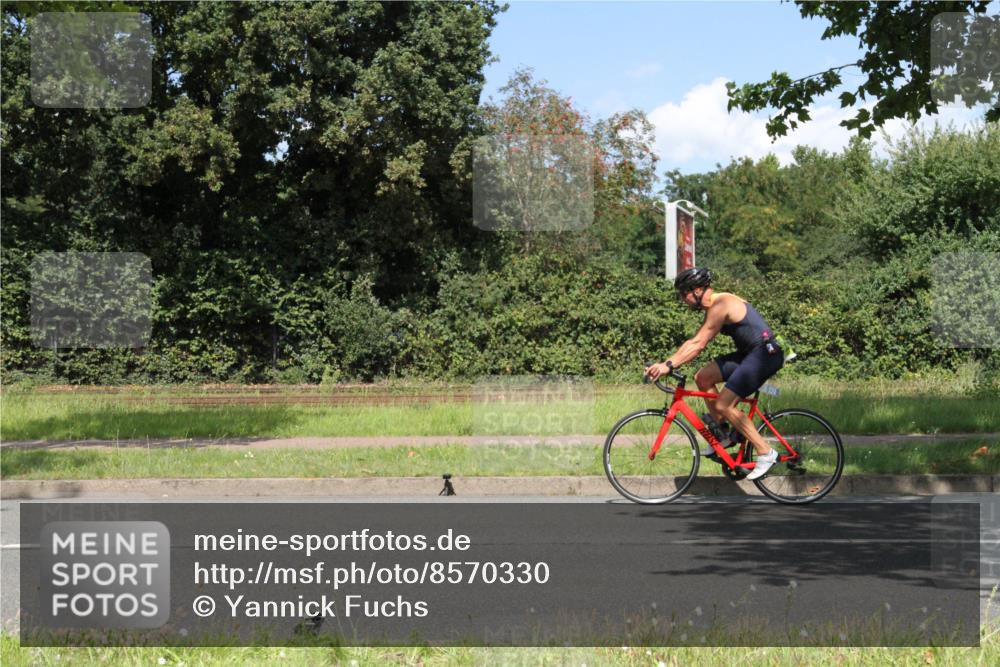 10.08.2025 - GEWOBA Citytriathlon Bremen Yannick Fuchs http://msf.ph/oto/8570330 10.08.2025 14:21:13 Radfahren 6, 19, 191, 266 meine-sportfotos.de