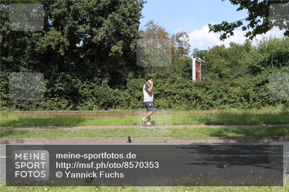 10.08.2025 - GEWOBA Citytriathlon Bremen Yannick Fuchs http://msf.ph/oto/8570353 10.08.2025 14:21:25 Radfahren 6, 9, 177 meine-sportfotos.de