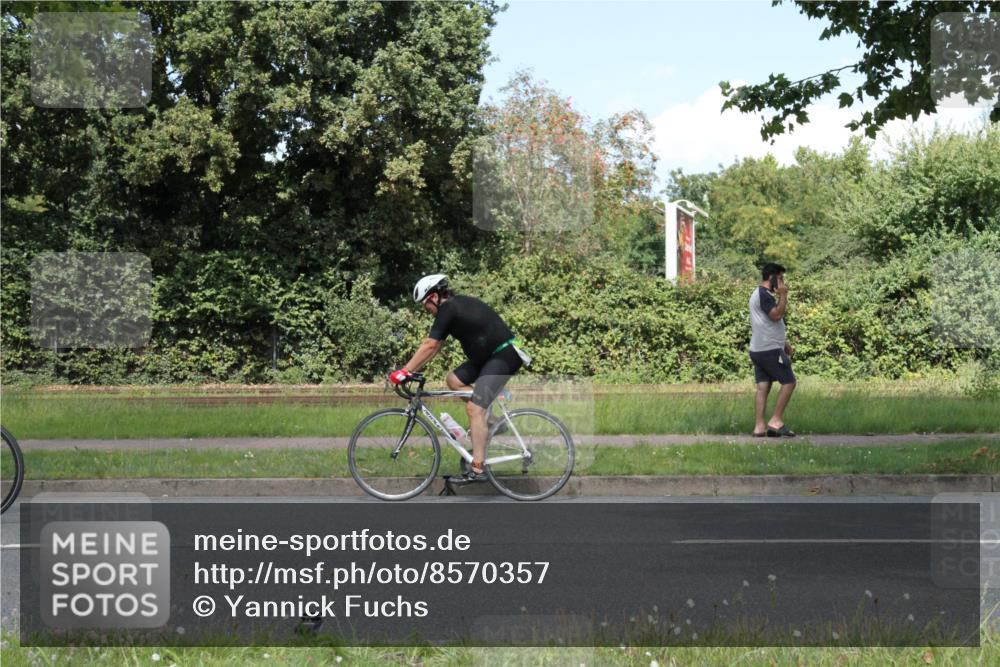 10.08.2025 - GEWOBA Citytriathlon Bremen Yannick Fuchs http://msf.ph/oto/8570357 10.08.2025 14:21:27 Radfahren 9, 177 meine-sportfotos.de