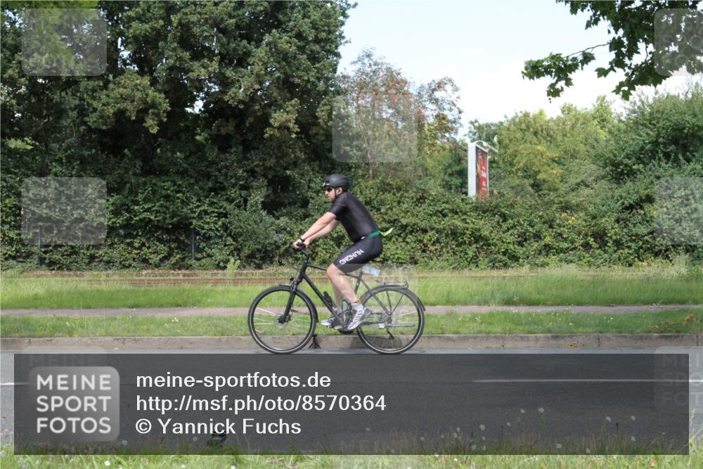 10.08.2025 - GEWOBA Citytriathlon Bremen Yannick Fuchs http://msf.ph/oto/8570364 10.08.2025 14:21:40 Radfahren 9, 140, 160, 177, 211, 334 meine-sportfotos.de