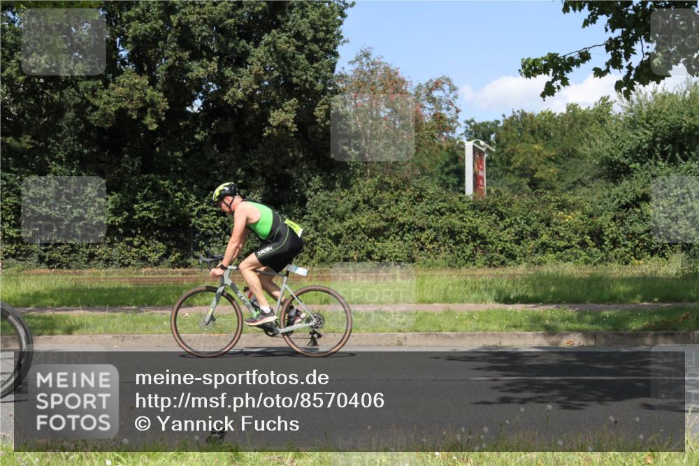 10.08.2025 - GEWOBA Citytriathlon Bremen Yannick Fuchs http://msf.ph/oto/8570406 10.08.2025 14:22:15 Radfahren 109, 186, 215, 217, 224, 253, 258, 262 meine-sportfotos.de