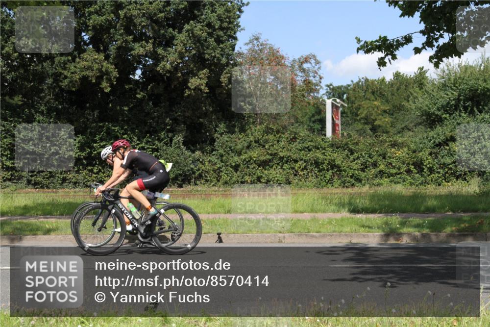10.08.2025 - GEWOBA Citytriathlon Bremen Yannick Fuchs http://msf.ph/oto/8570414 10.08.2025 14:22:18 Radfahren 109, 186, 215, 217, 224, 253, 258, 262 meine-sportfotos.de