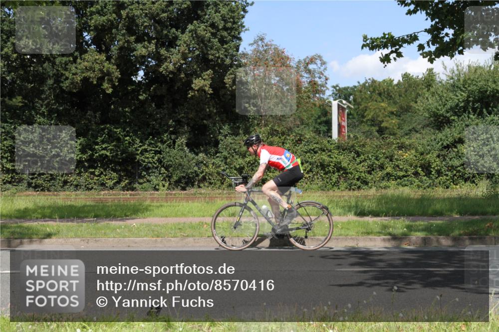 10.08.2025 - GEWOBA Citytriathlon Bremen Yannick Fuchs http://msf.ph/oto/8570416 10.08.2025 14:22:19 Radfahren 109, 186, 215, 217, 224, 258, 262 meine-sportfotos.de
