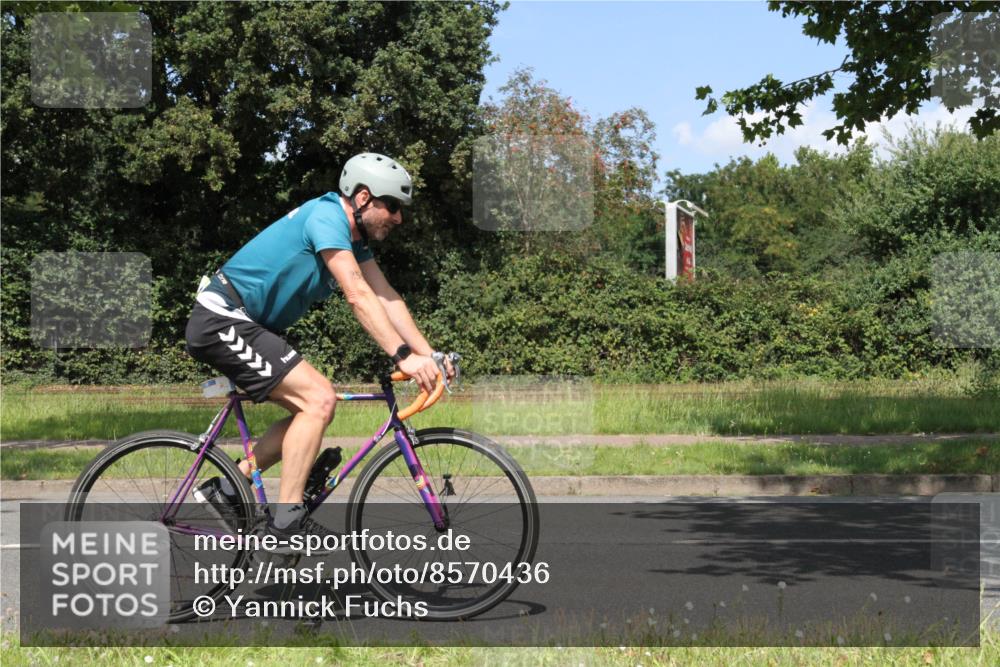 10.08.2025 - GEWOBA Citytriathlon Bremen Yannick Fuchs http://msf.ph/oto/8570436 10.08.2025 14:22:34 Radfahren 86, 217, 242, 259, 262, 297 meine-sportfotos.de