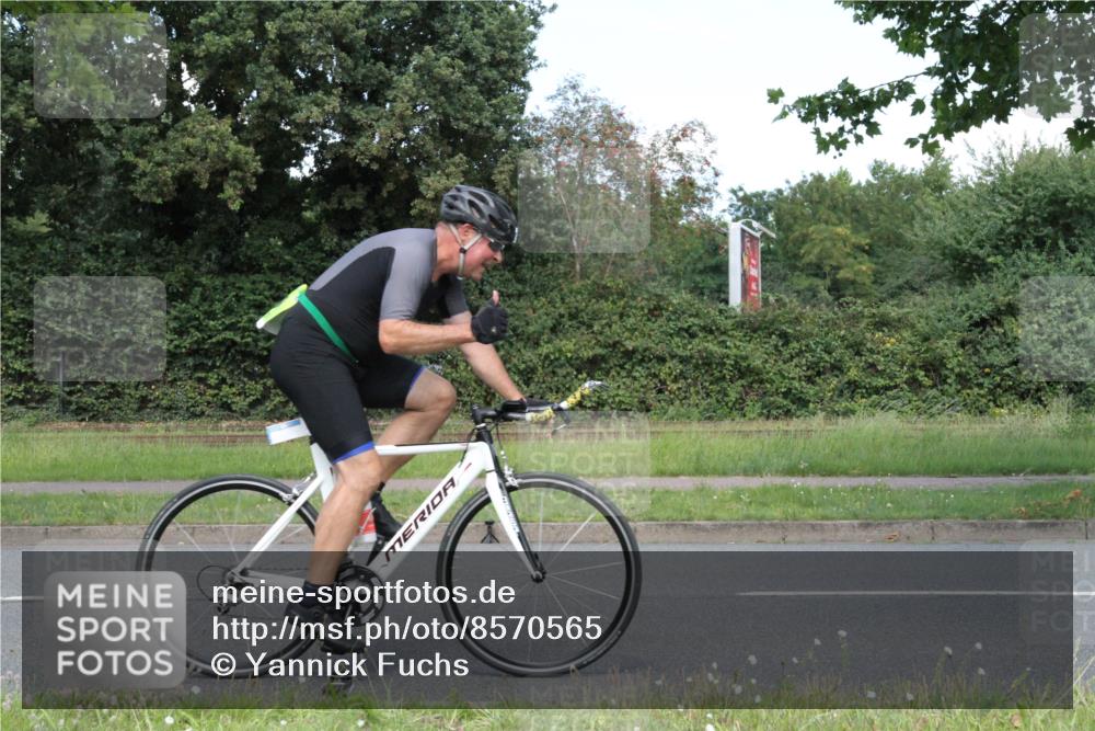 10.08.2025 - GEWOBA Citytriathlon Bremen Yannick Fuchs http://msf.ph/oto/8570565 10.08.2025 14:24:37 Radfahren 3, 165, 180, 247, 298, 332, 488 meine-sportfotos.de
