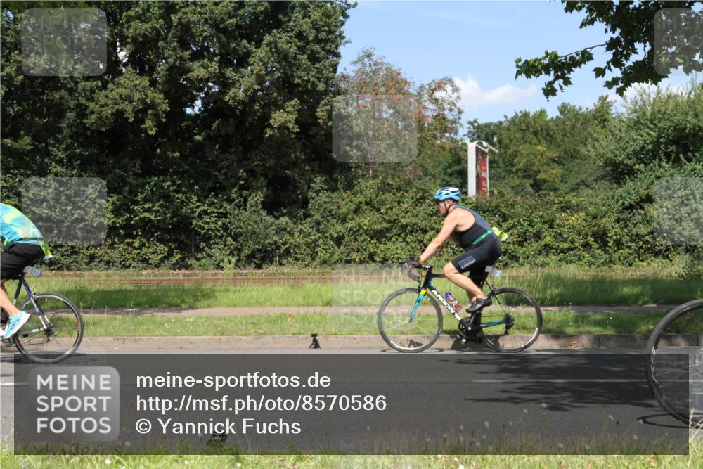 10.08.2025 - GEWOBA Citytriathlon Bremen Yannick Fuchs http://msf.ph/oto/8570586 10.08.2025 14:25:05 Radfahren 22, 49, 166, 202, 235, 267, 269, 270, 346, 462 meine-sportfotos.de