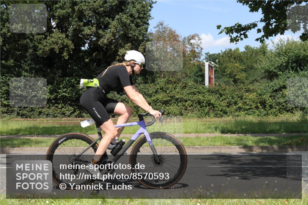 10.08.2025 - GEWOBA Citytriathlon Bremen Yannick Fuchs http://msf.ph/oto/8570593 10.08.2025 14:25:15 Radfahren 49, 85, 166, 202, 208, 235, 267, 270, 323, 326, 336, 462, 479 meine-sportfotos.de