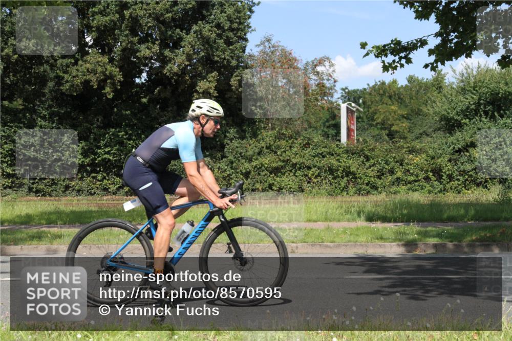 10.08.2025 - GEWOBA Citytriathlon Bremen Yannick Fuchs http://msf.ph/oto/8570595 10.08.2025 14:25:17 Radfahren 49, 85, 166, 202, 208, 235, 267, 270, 323, 326, 336, 462, 479 meine-sportfotos.de