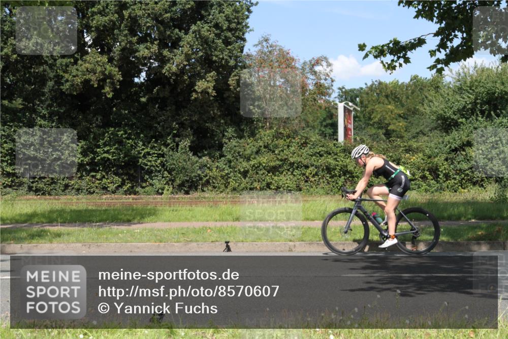 10.08.2025 - GEWOBA Citytriathlon Bremen Yannick Fuchs http://msf.ph/oto/8570607 10.08.2025 14:25:28 Radfahren 49, 85, 208, 267, 270, 323, 326, 336, 462, 479 meine-sportfotos.de