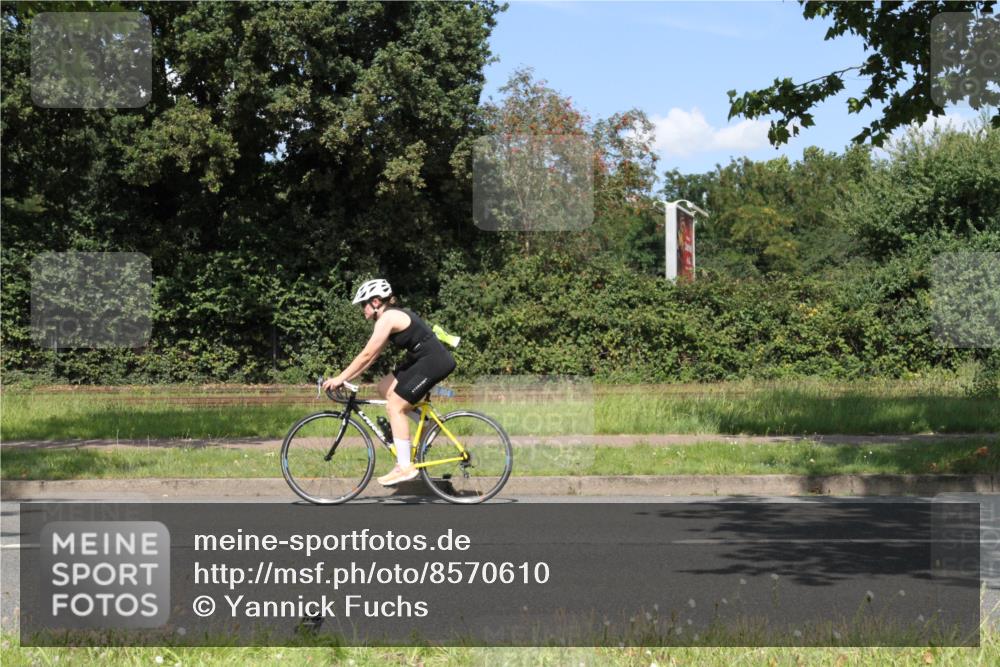 10.08.2025 - GEWOBA Citytriathlon Bremen Yannick Fuchs http://msf.ph/oto/8570610 10.08.2025 14:25:32 Radfahren 208, 323, 326, 336, 479 meine-sportfotos.de
