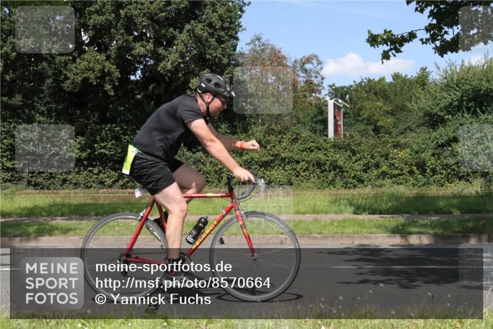 10.08.2025 - GEWOBA Citytriathlon Bremen Yannick Fuchs http://msf.ph/oto/8570664 10.08.2025 14:26:05 Radfahren 181, 220, 231, 273, 278, 325, 331, 446 meine-sportfotos.de