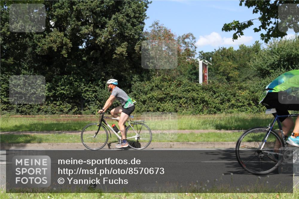 10.08.2025 - GEWOBA Citytriathlon Bremen Yannick Fuchs http://msf.ph/oto/8570673 10.08.2025 14:26:08 Radfahren 181, 220, 231, 273, 278, 325, 331, 446 meine-sportfotos.de