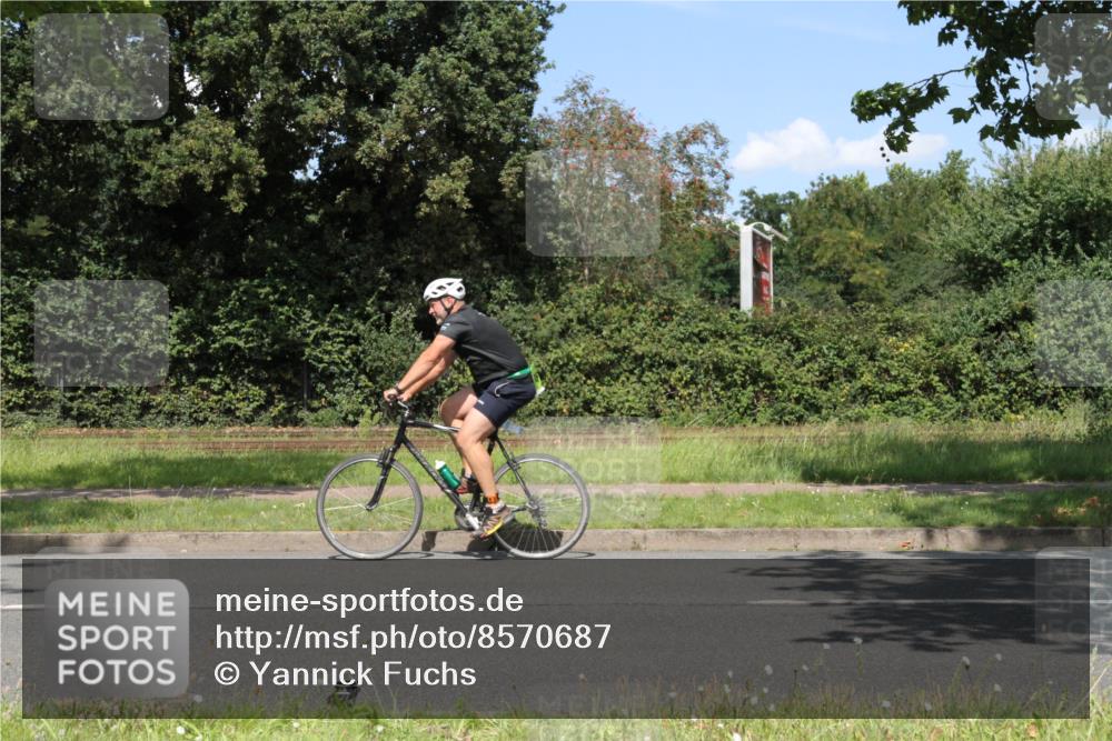 10.08.2025 - GEWOBA Citytriathlon Bremen Yannick Fuchs http://msf.ph/oto/8570687 10.08.2025 14:26:13 Radfahren 181, 220, 231, 273, 278, 325, 331 meine-sportfotos.de