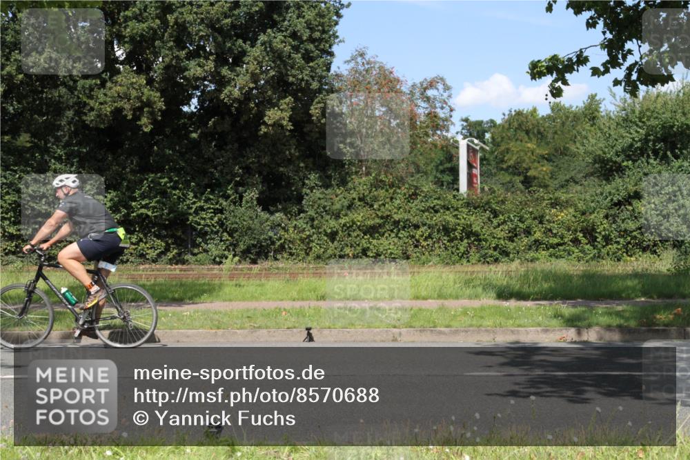 10.08.2025 - GEWOBA Citytriathlon Bremen Yannick Fuchs http://msf.ph/oto/8570688 10.08.2025 14:26:13 Radfahren 181, 220, 231, 273, 278, 325, 331 meine-sportfotos.de