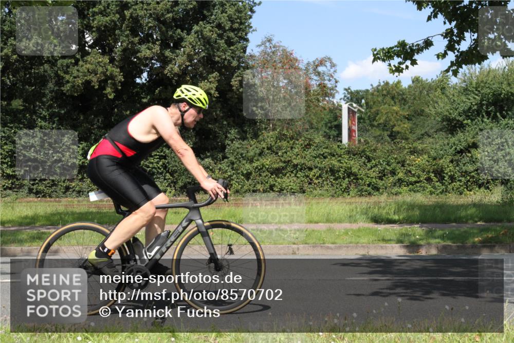 10.08.2025 - GEWOBA Citytriathlon Bremen Yannick Fuchs http://msf.ph/oto/8570702 10.08.2025 14:26:18 Radfahren 220, 231, 278, 325, 360, 404 meine-sportfotos.de