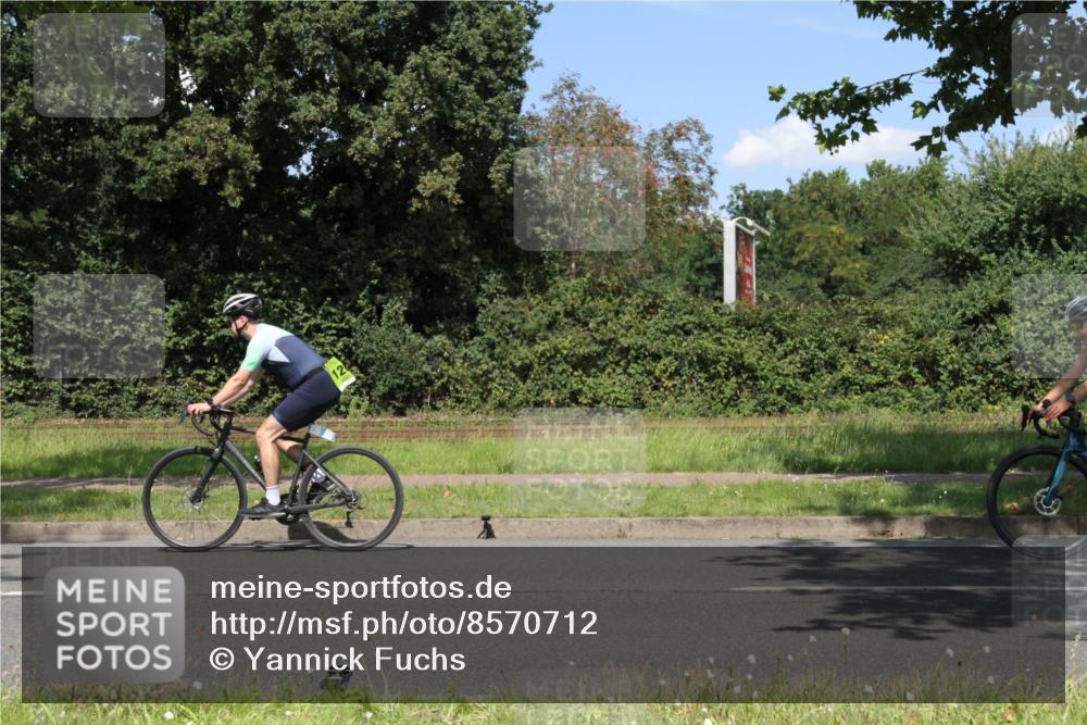 10.08.2025 - GEWOBA Citytriathlon Bremen Yannick Fuchs http://msf.ph/oto/8570712 10.08.2025 14:26:22 Radfahren 231, 278, 360, 404, 453, 532 meine-sportfotos.de