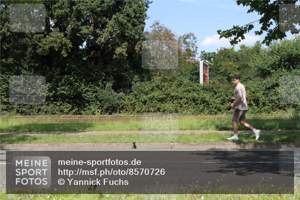10.08.2025 - GEWOBA Citytriathlon Bremen Yannick Fuchs http://msf.ph/oto/8570726 10.08.2025 14:26:26 Radfahren 278, 360, 404, 453, 532 meine-sportfotos.de