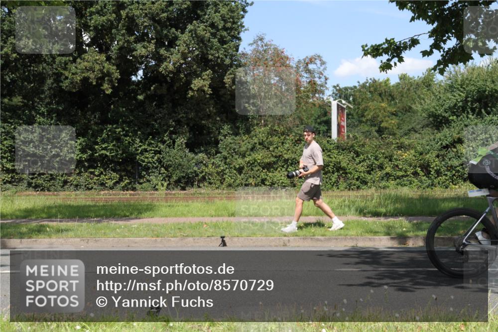 10.08.2025 - GEWOBA Citytriathlon Bremen Yannick Fuchs http://msf.ph/oto/8570729 10.08.2025 14:26:27 Radfahren 278, 358, 360, 404, 453, 532 meine-sportfotos.de