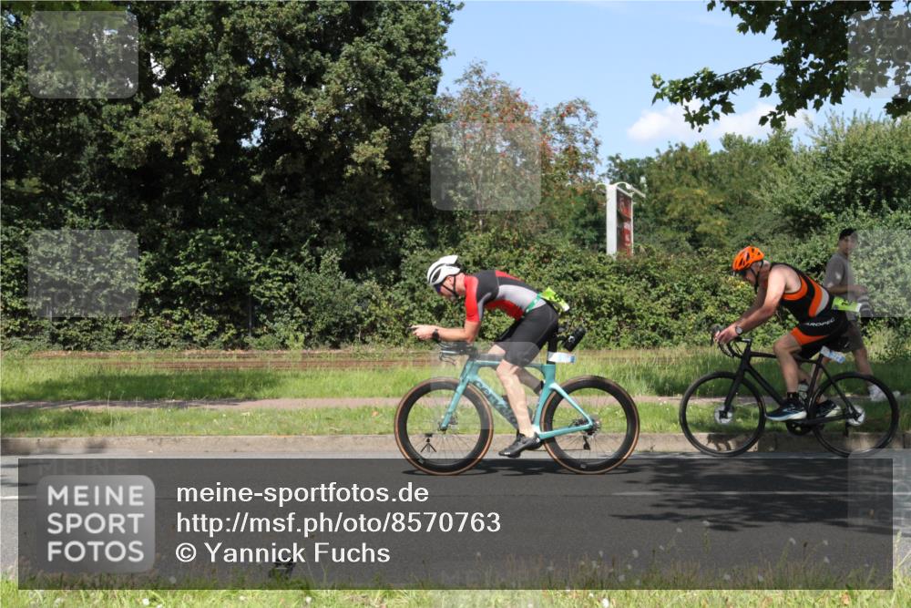 10.08.2025 - GEWOBA Citytriathlon Bremen Yannick Fuchs http://msf.ph/oto/8570763 10.08.2025 14:26:47 Radfahren 349, 358, 372, 408, 422, 445, 484, 497, 532 meine-sportfotos.de