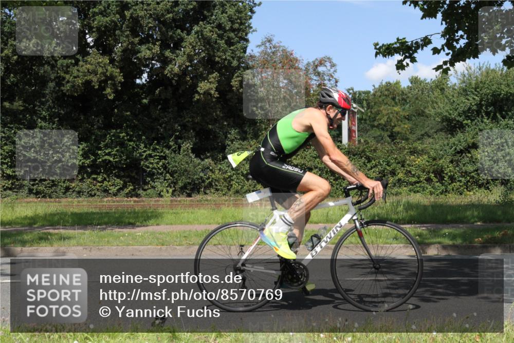 10.08.2025 - GEWOBA Citytriathlon Bremen Yannick Fuchs http://msf.ph/oto/8570769 10.08.2025 14:27:11 Radfahren 189, 196, 276, 286, 305, 318, 441, 457 meine-sportfotos.de