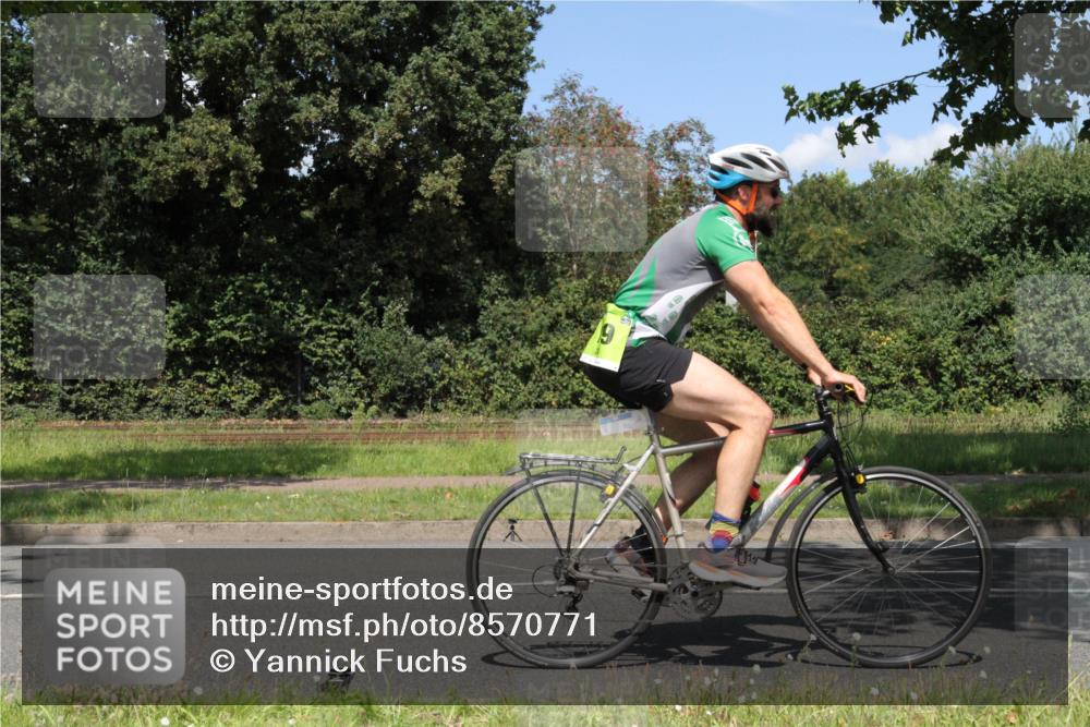 10.08.2025 - GEWOBA Citytriathlon Bremen Yannick Fuchs http://msf.ph/oto/8570771 10.08.2025 14:27:13 Radfahren 189, 196, 276, 286, 305, 318, 441, 457 meine-sportfotos.de