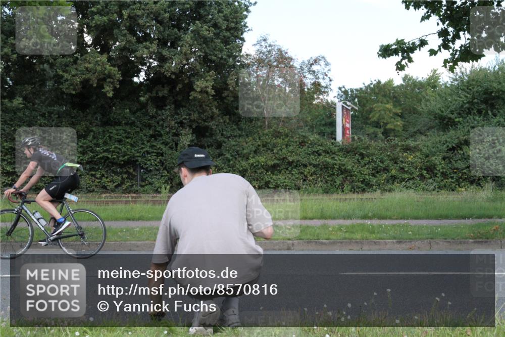 10.08.2025 - GEWOBA Citytriathlon Bremen Yannick Fuchs http://msf.ph/oto/8570816 10.08.2025 14:27:44 Radfahren 156, 159, 194, 293, 322, 363 meine-sportfotos.de