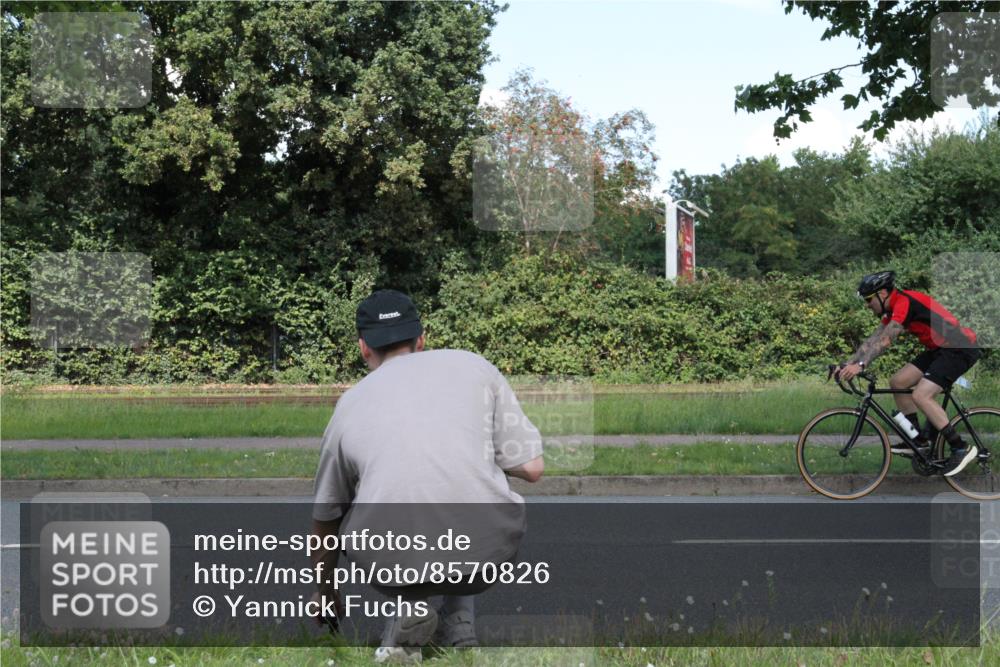 10.08.2025 - GEWOBA Citytriathlon Bremen Yannick Fuchs http://msf.ph/oto/8570826 10.08.2025 14:27:48 Radfahren 156, 159, 194, 293, 322, 363 meine-sportfotos.de