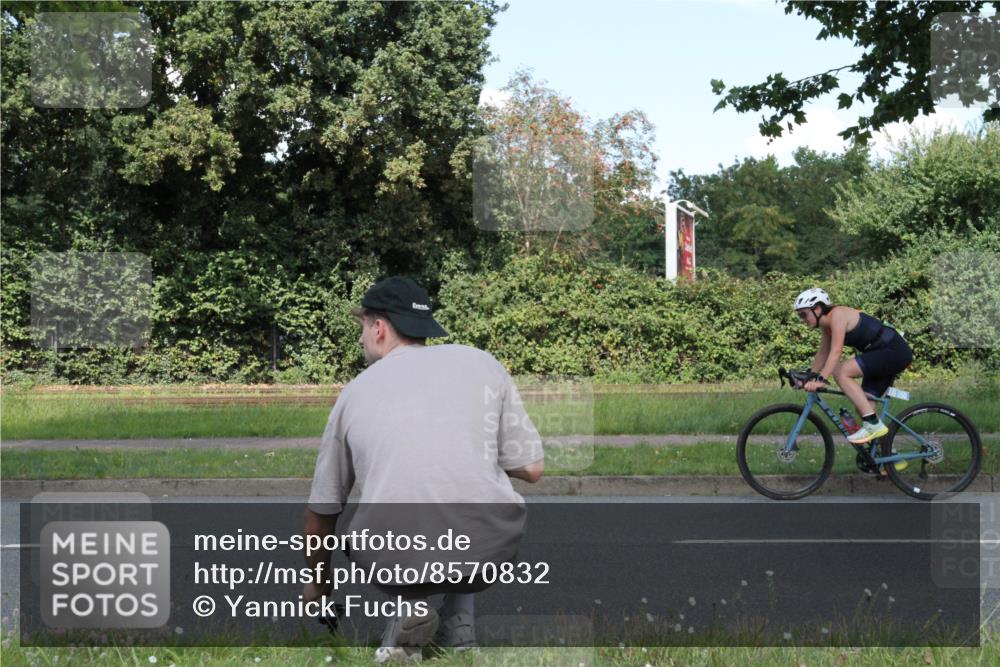 10.08.2025 - GEWOBA Citytriathlon Bremen Yannick Fuchs http://msf.ph/oto/8570832 10.08.2025 14:27:50 Radfahren 156, 159, 194, 293, 322, 363 meine-sportfotos.de