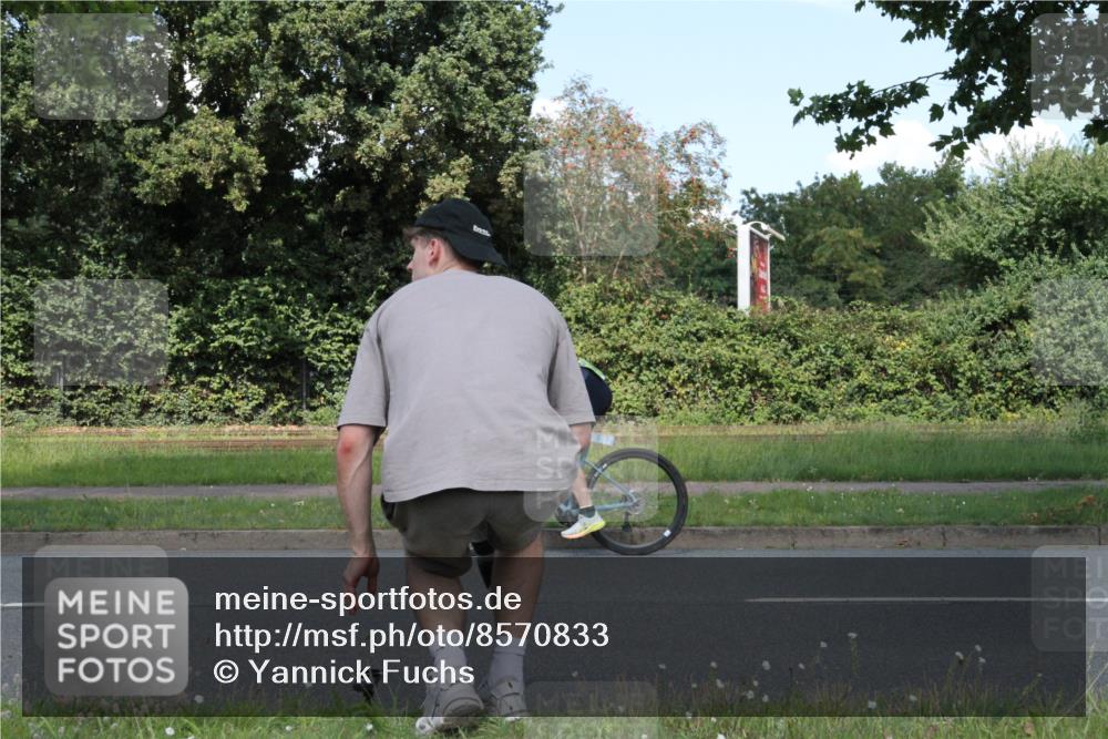 10.08.2025 - GEWOBA Citytriathlon Bremen Yannick Fuchs http://msf.ph/oto/8570833 10.08.2025 14:27:50 Radfahren 156, 159, 194, 293, 322, 363 meine-sportfotos.de