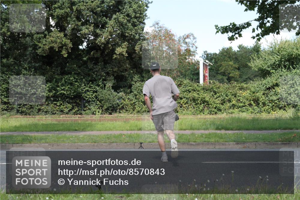 10.08.2025 - GEWOBA Citytriathlon Bremen Yannick Fuchs http://msf.ph/oto/8570843 10.08.2025 14:27:53 Radfahren 159, 194, 293, 322, 363 meine-sportfotos.de