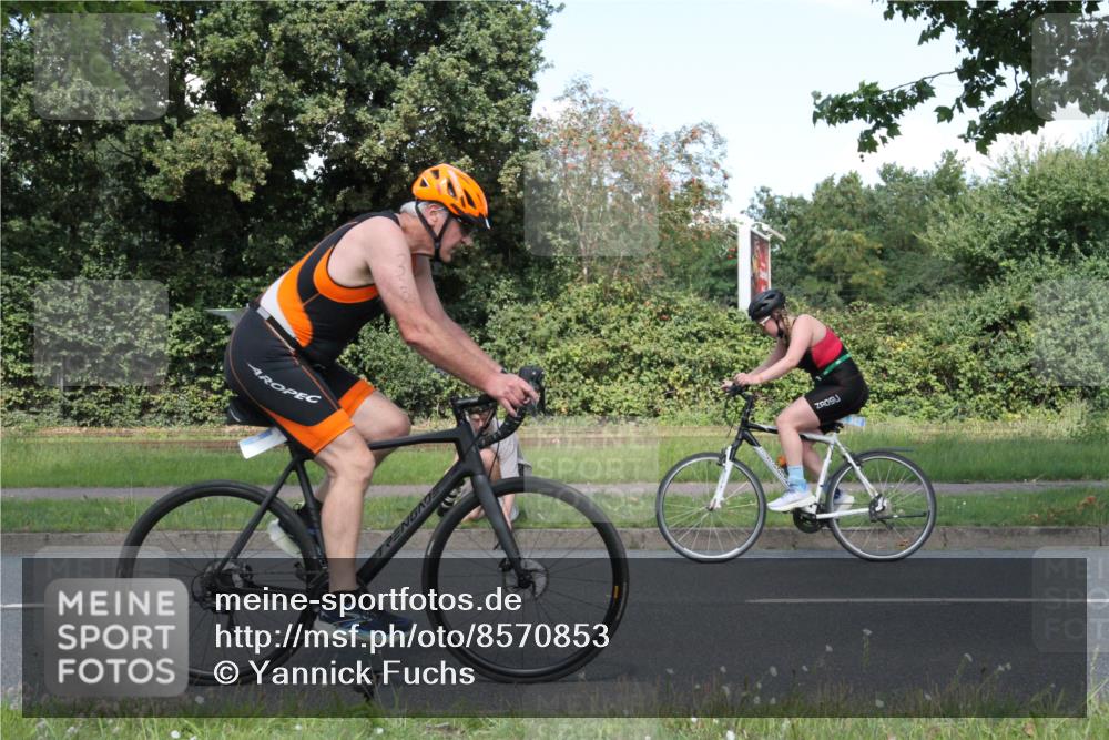 10.08.2025 - GEWOBA Citytriathlon Bremen Yannick Fuchs http://msf.ph/oto/8570853 10.08.2025 14:27:57 Radfahren 70, 159, 194, 293, 322 meine-sportfotos.de