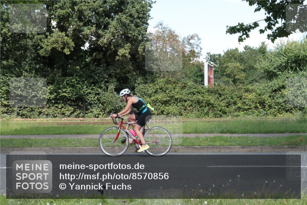 10.08.2025 - GEWOBA Citytriathlon Bremen Yannick Fuchs http://msf.ph/oto/8570856 10.08.2025 14:27:59 Radfahren 70, 159, 194, 293, 322 meine-sportfotos.de
