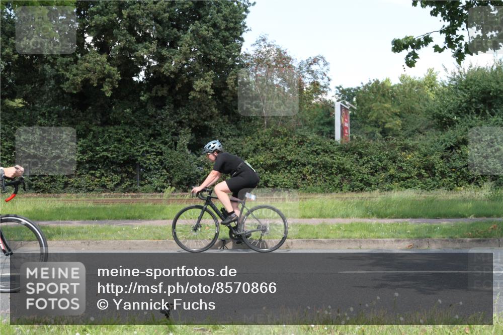 10.08.2025 - GEWOBA Citytriathlon Bremen Yannick Fuchs http://msf.ph/oto/8570866 10.08.2025 14:28:19 Radfahren 70, 382, 401, 448 meine-sportfotos.de