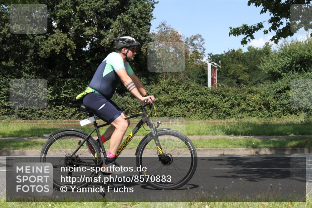 10.08.2025 - GEWOBA Citytriathlon Bremen Yannick Fuchs http://msf.ph/oto/8570883 10.08.2025 14:28:42 Radfahren 171, 193, 237, 350, 367, 401, 467, 483 meine-sportfotos.de