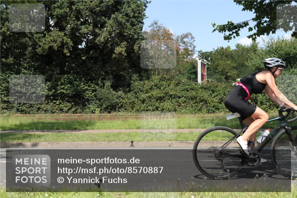 10.08.2025 - GEWOBA Citytriathlon Bremen Yannick Fuchs http://msf.ph/oto/8570887 10.08.2025 14:28:45 Radfahren 171, 193, 237, 350, 367, 403, 467, 483 meine-sportfotos.de