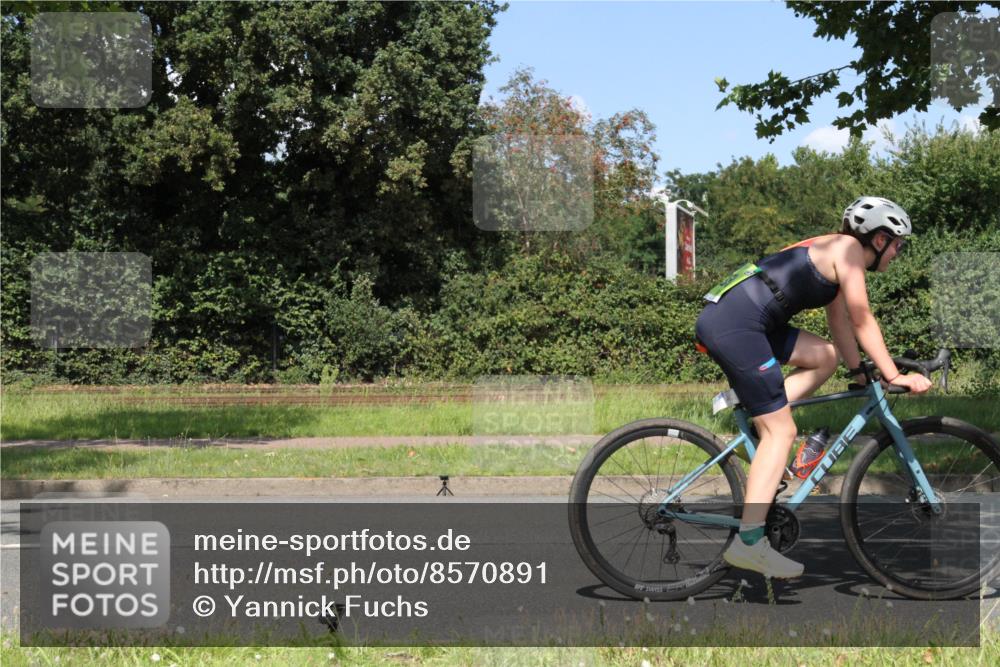 10.08.2025 - GEWOBA Citytriathlon Bremen Yannick Fuchs http://msf.ph/oto/8570891 10.08.2025 14:28:48 Radfahren 171, 193, 237, 350, 403, 467, 483 meine-sportfotos.de