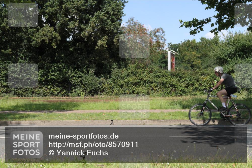10.08.2025 - GEWOBA Citytriathlon Bremen Yannick Fuchs http://msf.ph/oto/8570911 10.08.2025 14:28:58 Radfahren 168, 171, 172, 193, 321, 350, 403 meine-sportfotos.de
