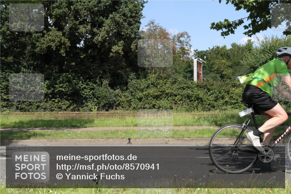 10.08.2025 - GEWOBA Citytriathlon Bremen Yannick Fuchs http://msf.ph/oto/8570941 10.08.2025 14:29:09 Radfahren 168, 172, 188, 321, 389, 403, 447 meine-sportfotos.de