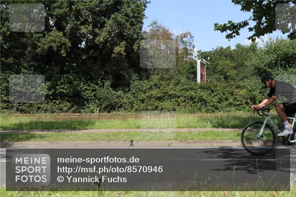 10.08.2025 - GEWOBA Citytriathlon Bremen Yannick Fuchs http://msf.ph/oto/8570946 10.08.2025 14:29:10 Radfahren 168, 172, 188, 321, 389, 403, 447 meine-sportfotos.de