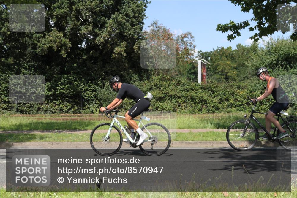 10.08.2025 - GEWOBA Citytriathlon Bremen Yannick Fuchs http://msf.ph/oto/8570947 10.08.2025 14:29:11 Radfahren 168, 172, 188, 321, 389, 447 meine-sportfotos.de