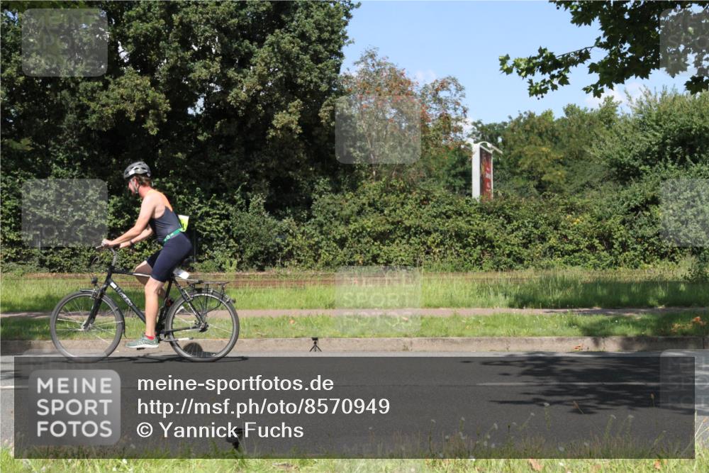 10.08.2025 - GEWOBA Citytriathlon Bremen Yannick Fuchs http://msf.ph/oto/8570949 10.08.2025 14:29:11 Radfahren 168, 172, 188, 321, 389, 447 meine-sportfotos.de